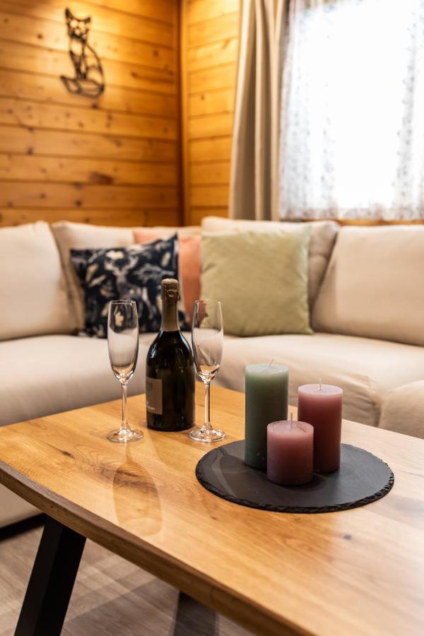 Private Summer House With Swimming Pool, Beach Bar And Pit For Football And Volleyball Hvezdonice 외부 사진